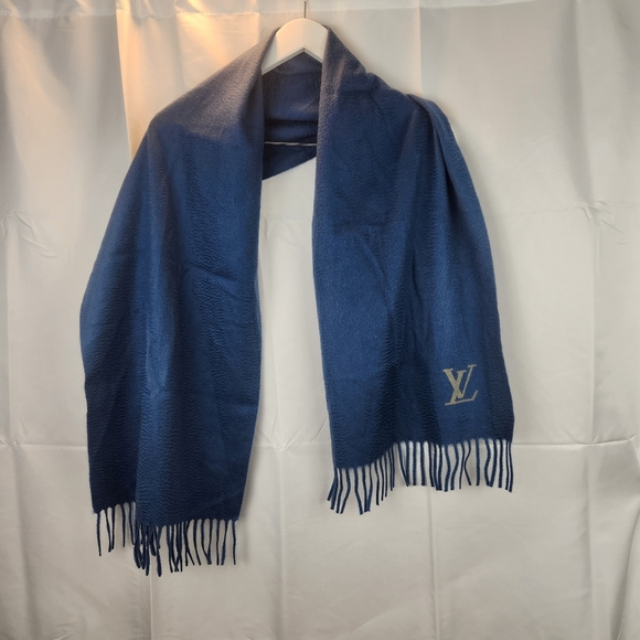 Louis Vuitton Other - Louis Vuitton thick cashmere logo scarf in EUC